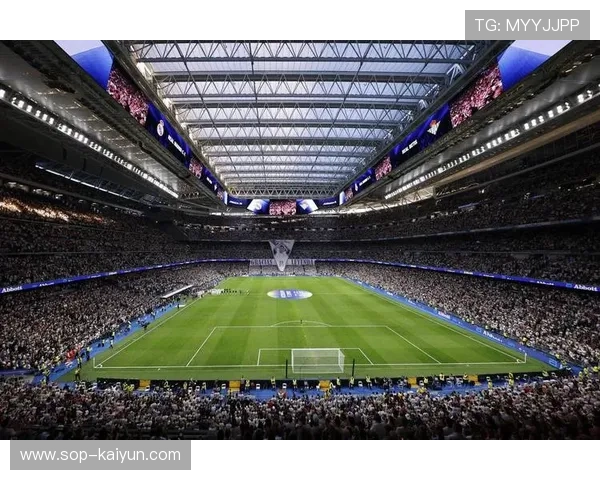 齐达内现身伯纳乌观战国家德比，引发外界猜测