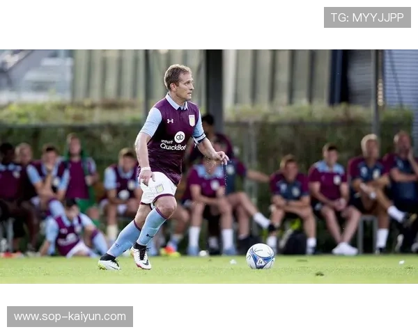 热刺2-0战胜阿斯顿维拉,巩固联赛第四位置 热刺2-0战胜阿斯顿维拉,巩固联赛第四位置