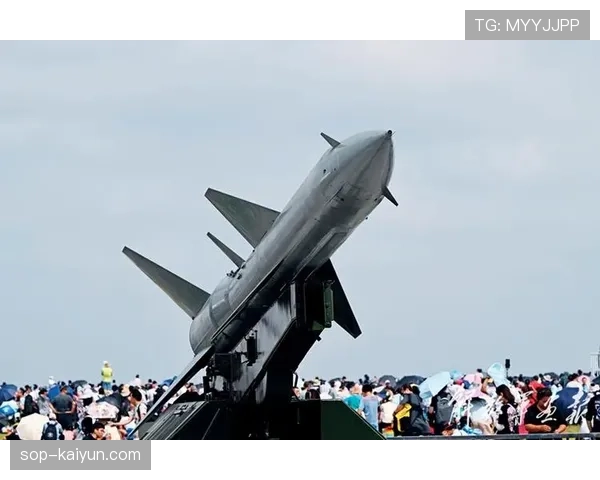 高速摄影机揭示：冠军的制胜一跳源于完美的腾空轴控制